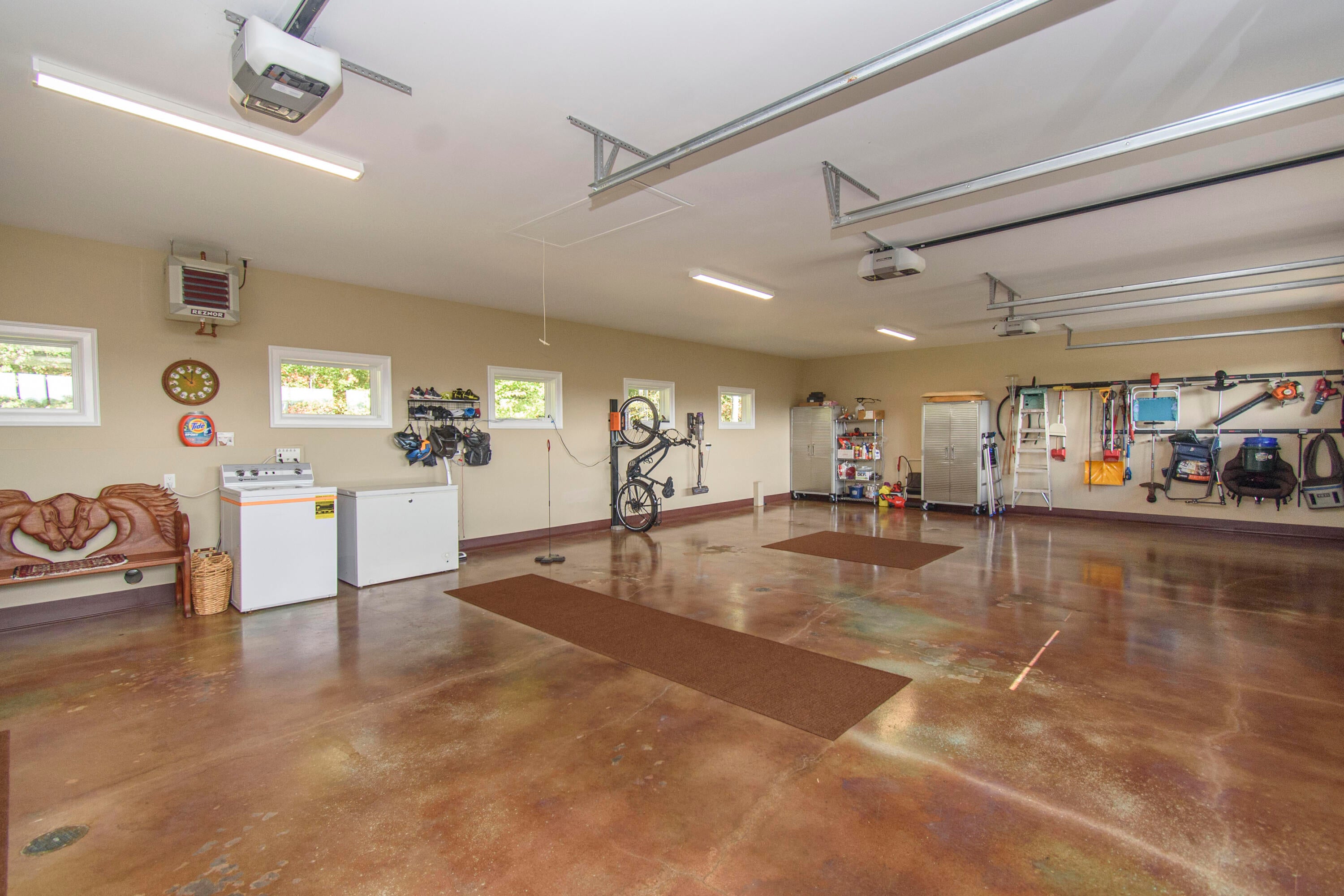 Catawba, Virginia, 24070, United States, 3 Bedrooms Bedrooms, ,3 BathroomsBathrooms,Residential,Active,1954423