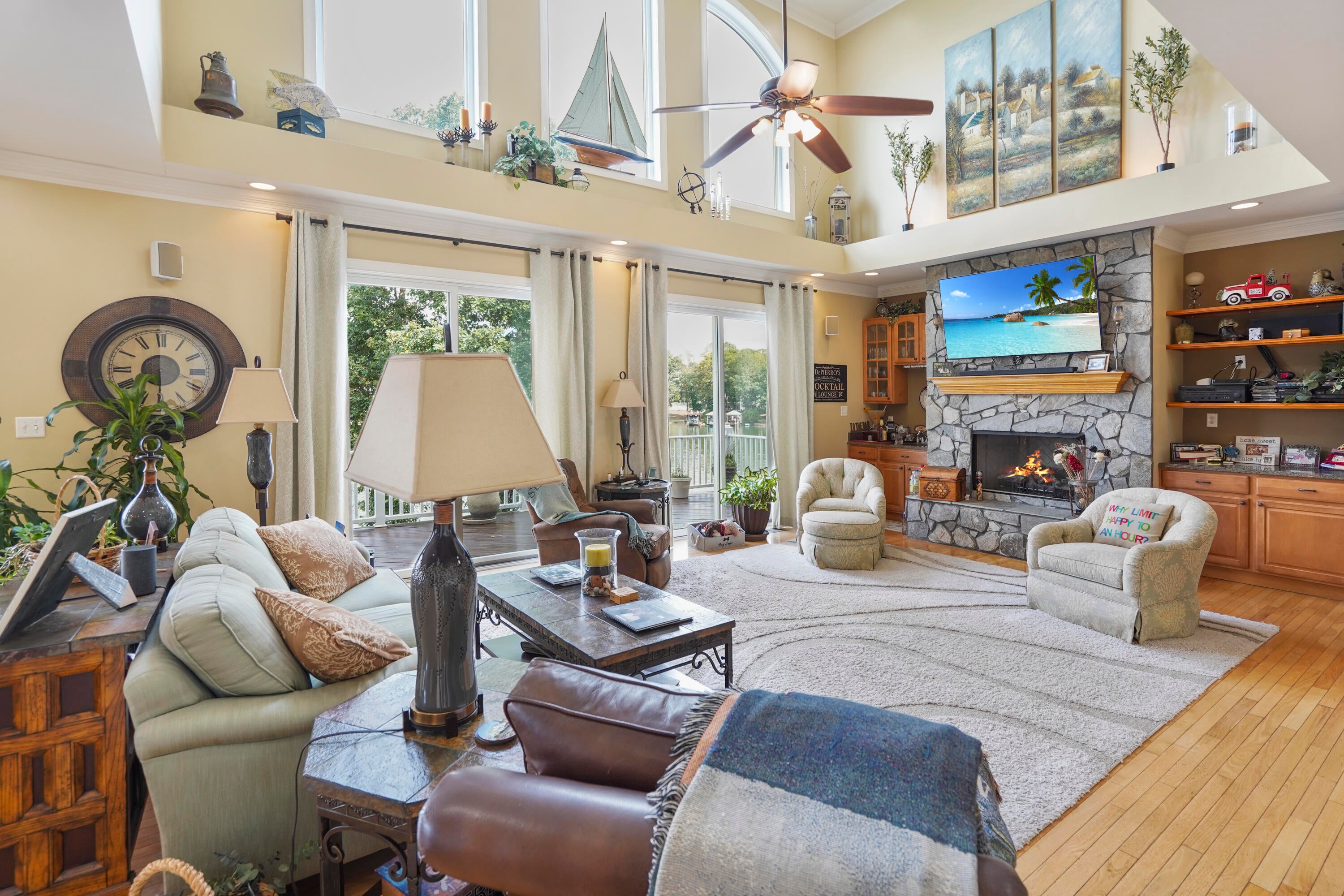 Moneta, Virginia, 24121, United States, 4 Bedrooms Bedrooms, ,4 BathroomsBathrooms,Residential,Active,1945250