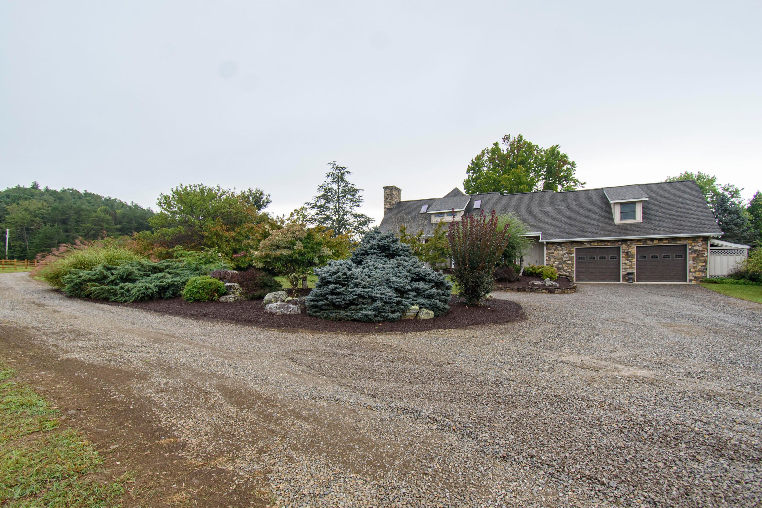 Catawba, Virginia, 24070, United States, 7 Bedrooms Bedrooms, ,6 BathroomsBathrooms,Residential,Active,1945254