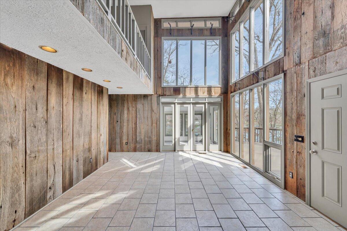 Huddleston, Virginia, 24104, United States, 5 Bedrooms Bedrooms, ,4 BathroomsBathrooms,Residential,Active,2023928