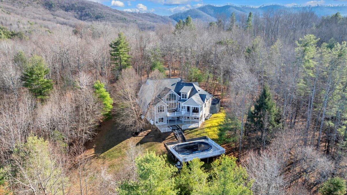 Roanoke, Virginia, 24014, United States, 4 Bedrooms Bedrooms, ,4 BathroomsBathrooms,Residential,Active,2001334