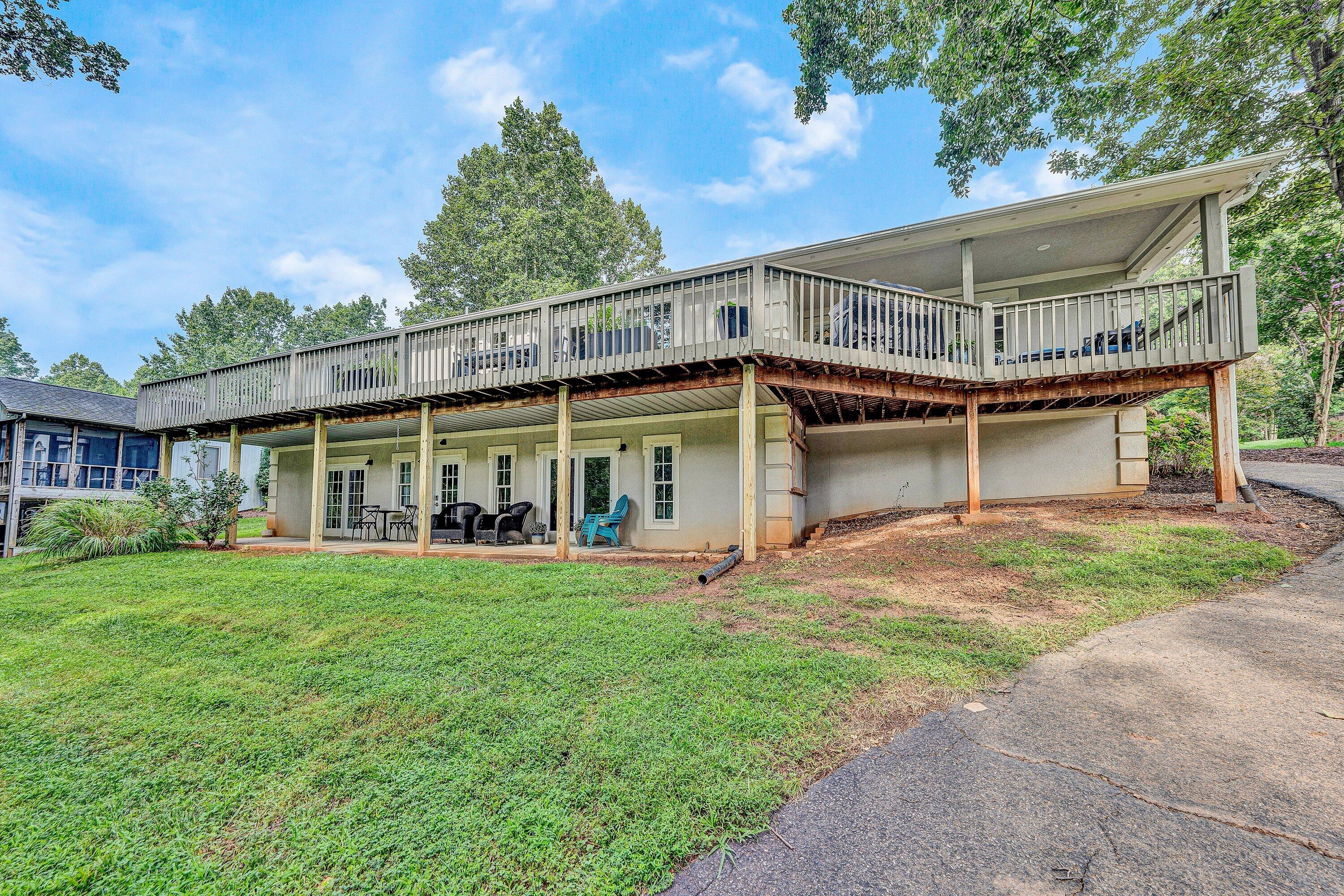 Moneta, Virginia, 24121, United States, 4 Bedrooms Bedrooms, ,3 BathroomsBathrooms,Residential,Active,1909835