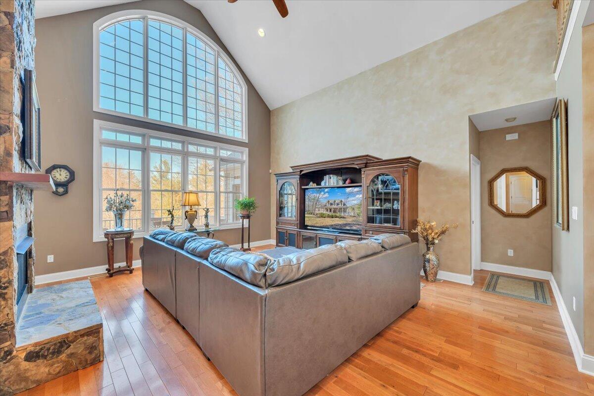 Roanoke, Virginia, 24014, United States, 4 Bedrooms Bedrooms, ,4 BathroomsBathrooms,Residential,Active,2001334