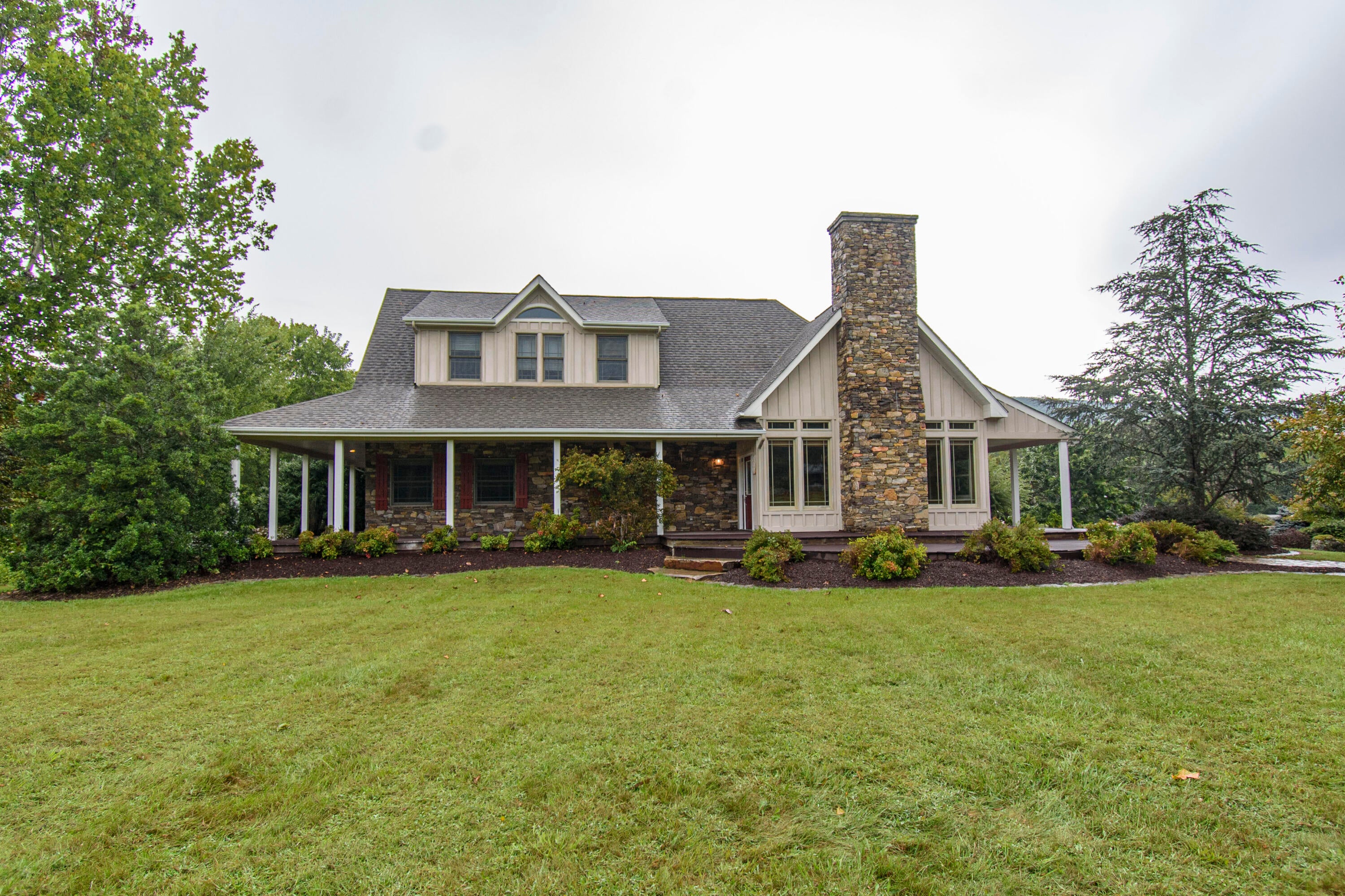 Catawba, Virginia, 24070, United States, 7 Bedrooms Bedrooms, ,6 BathroomsBathrooms,Residential,Active,1945254