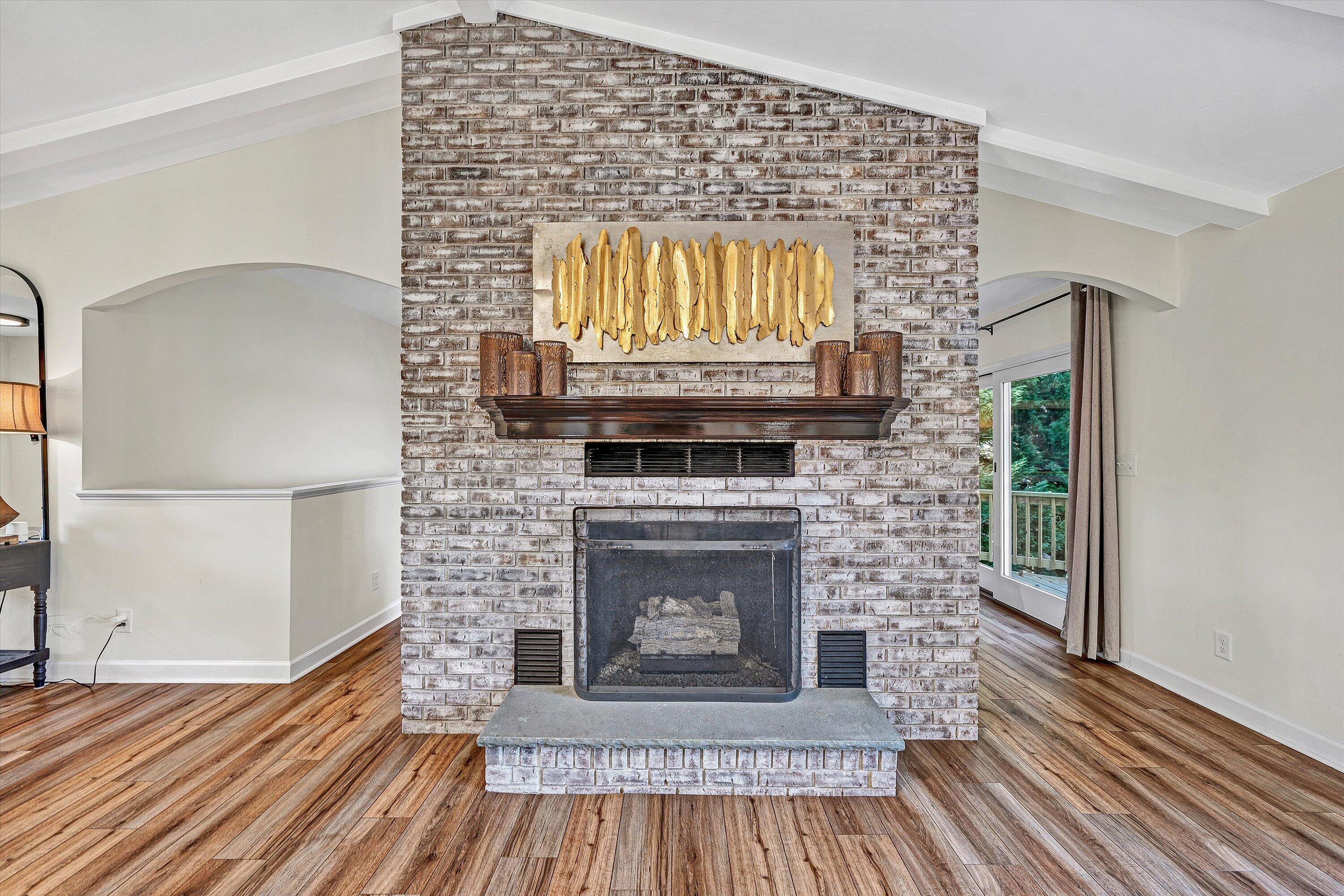 Moneta, Virginia, 24121, United States, 3 Bedrooms Bedrooms, ,3 BathroomsBathrooms,Residential,Active,1988476