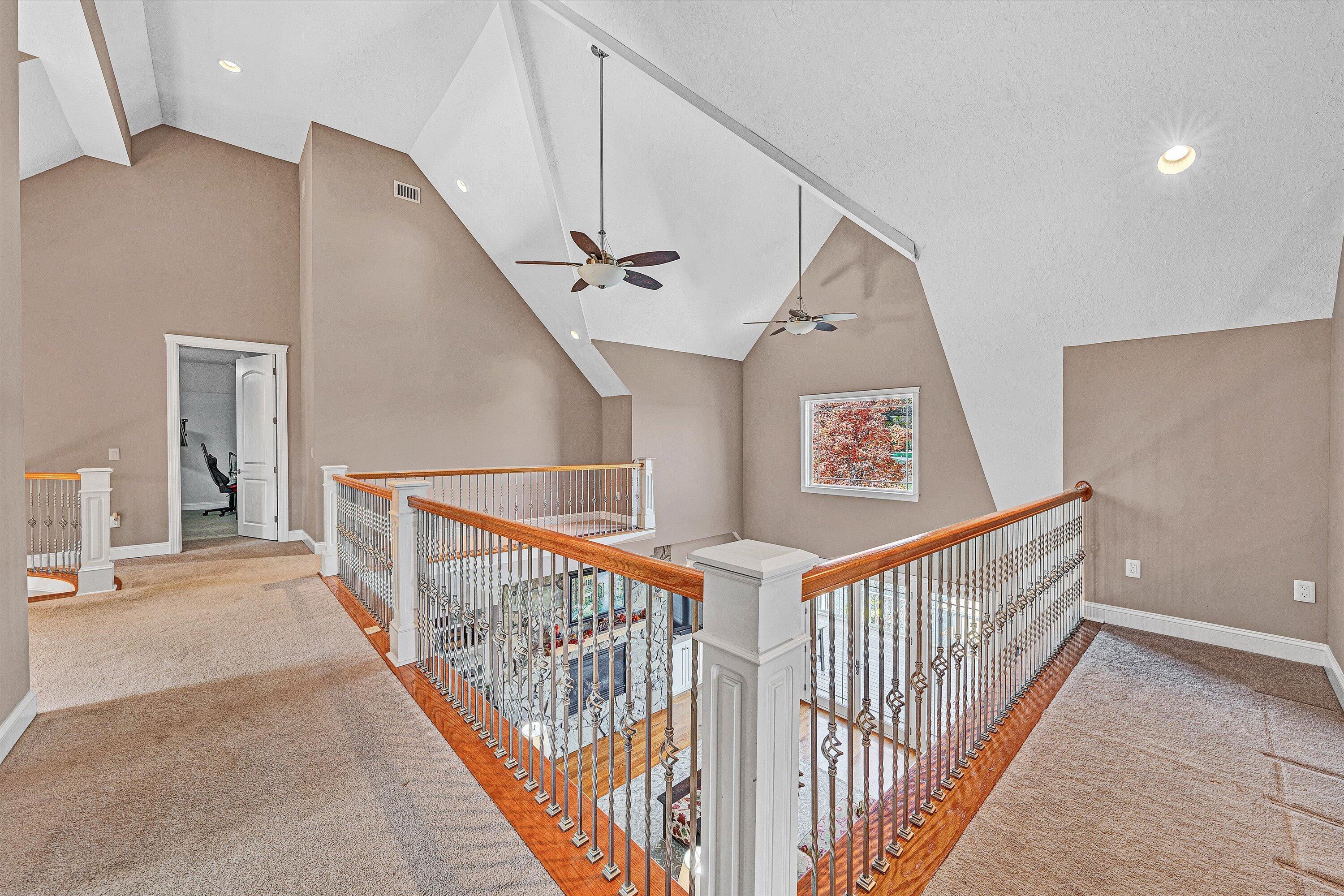 Moneta, Virginia, 24121, United States, 5 Bedrooms Bedrooms, ,6 BathroomsBathrooms,Residential,Active,1973555