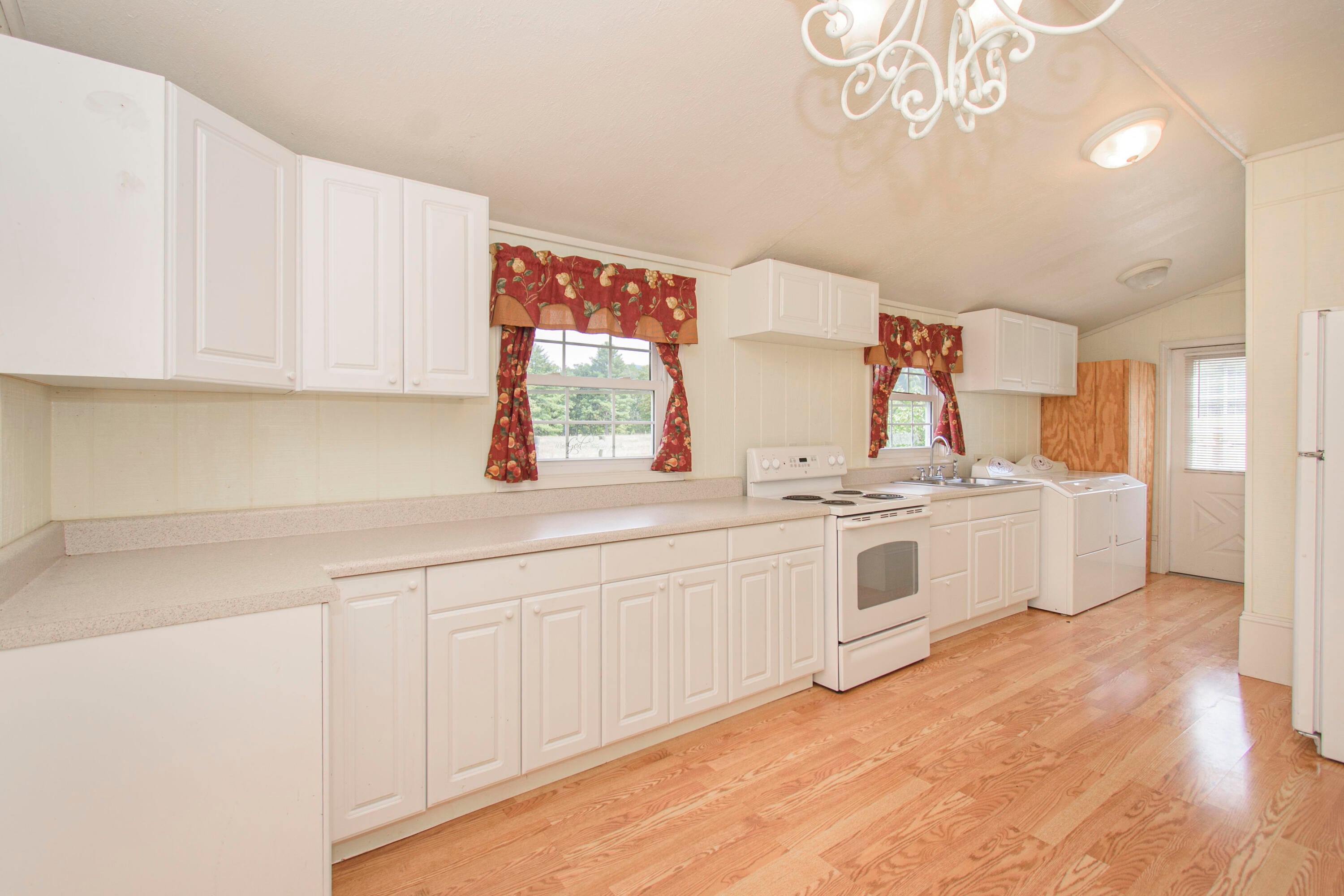 Catawba, Virginia, 24070, United States, 7 Bedrooms Bedrooms, ,6 BathroomsBathrooms,Residential,Active,1945254