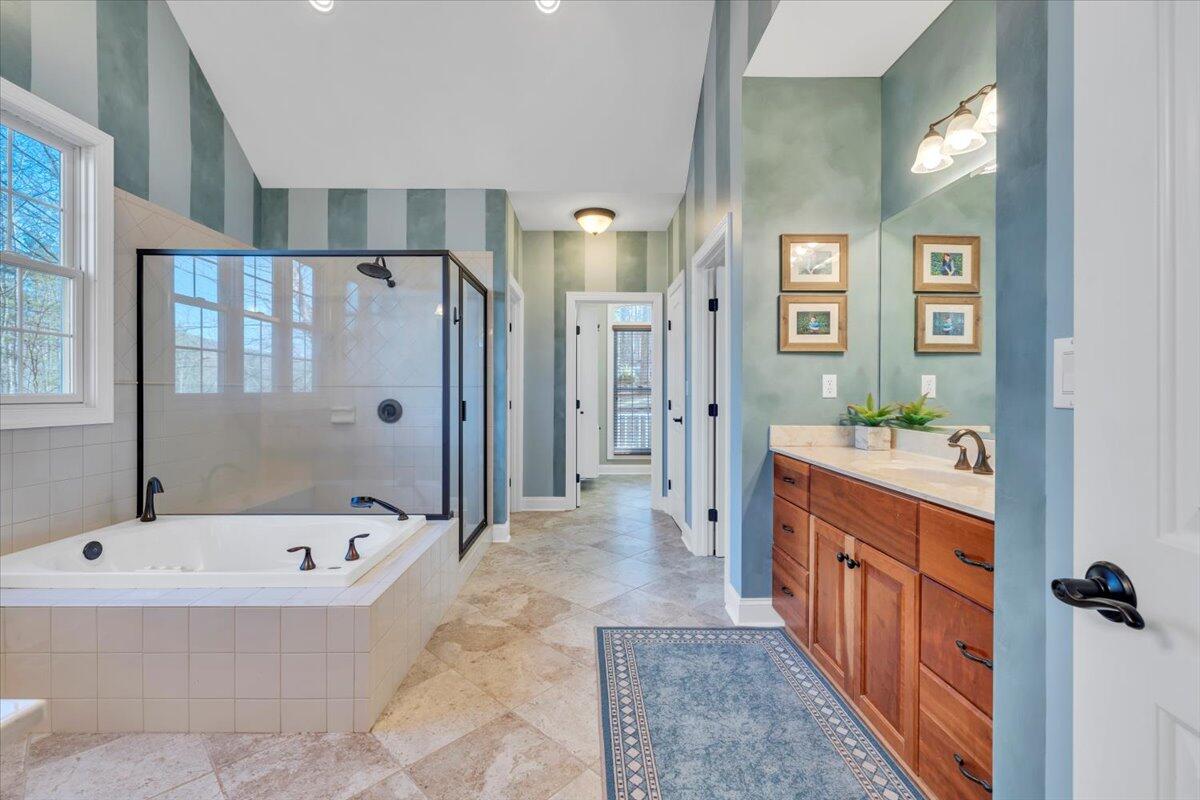 Roanoke, Virginia, 24014, United States, 4 Bedrooms Bedrooms, ,4 BathroomsBathrooms,Residential,Active,2001334