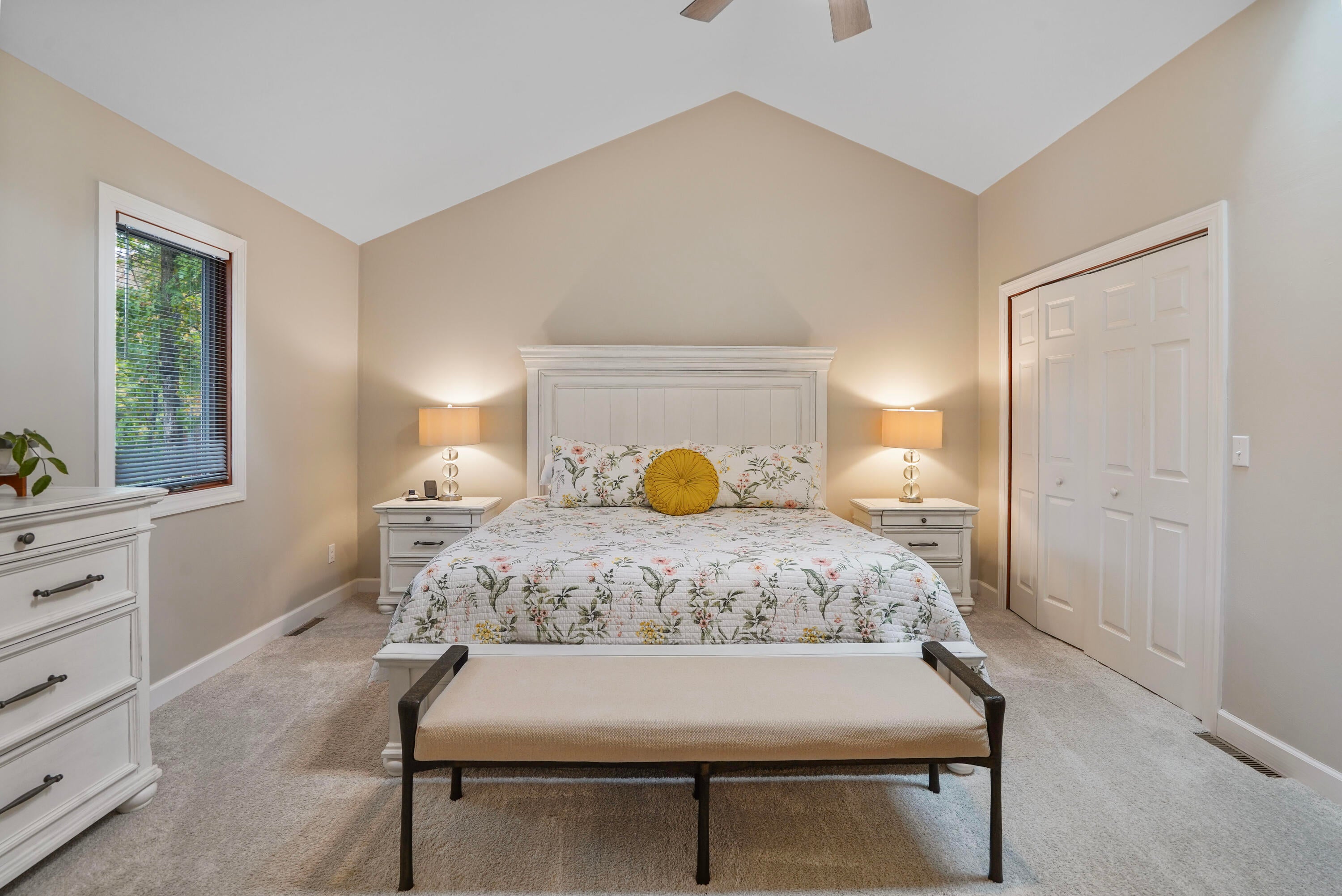 Moneta, Virginia, 24121, United States, 4 Bedrooms Bedrooms, ,4 BathroomsBathrooms,Residential,Active,1988441