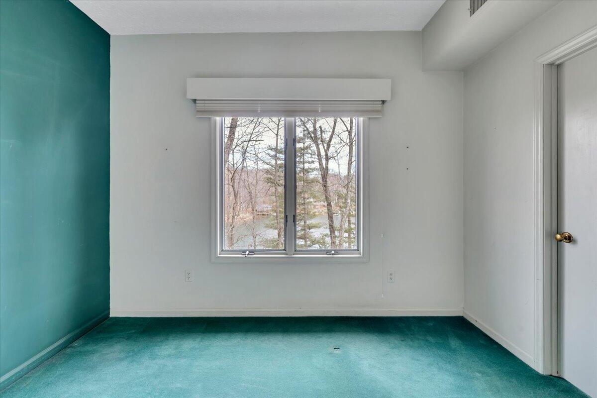 Huddleston, Virginia, 24104, United States, 5 Bedrooms Bedrooms, ,4 BathroomsBathrooms,Residential,Active,2023928