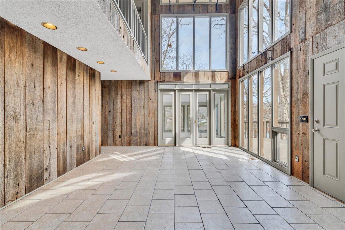 Huddleston, Virginia, 24104, United States, 5 Bedrooms Bedrooms, ,4 BathroomsBathrooms,Residential,Active,2023928