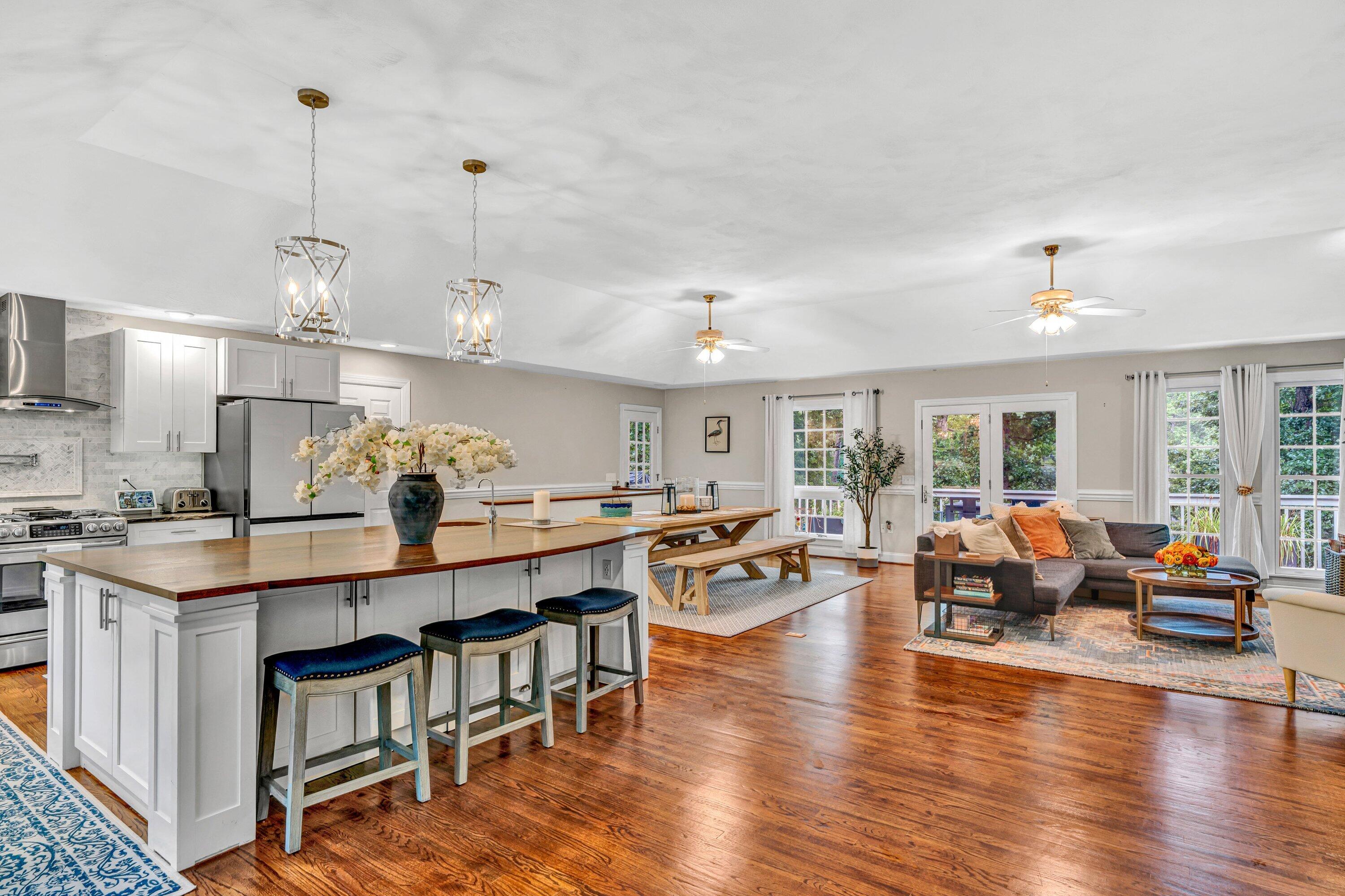 Moneta, Virginia, 24121, United States, 4 Bedrooms Bedrooms, ,3 BathroomsBathrooms,Residential,Active,1909835