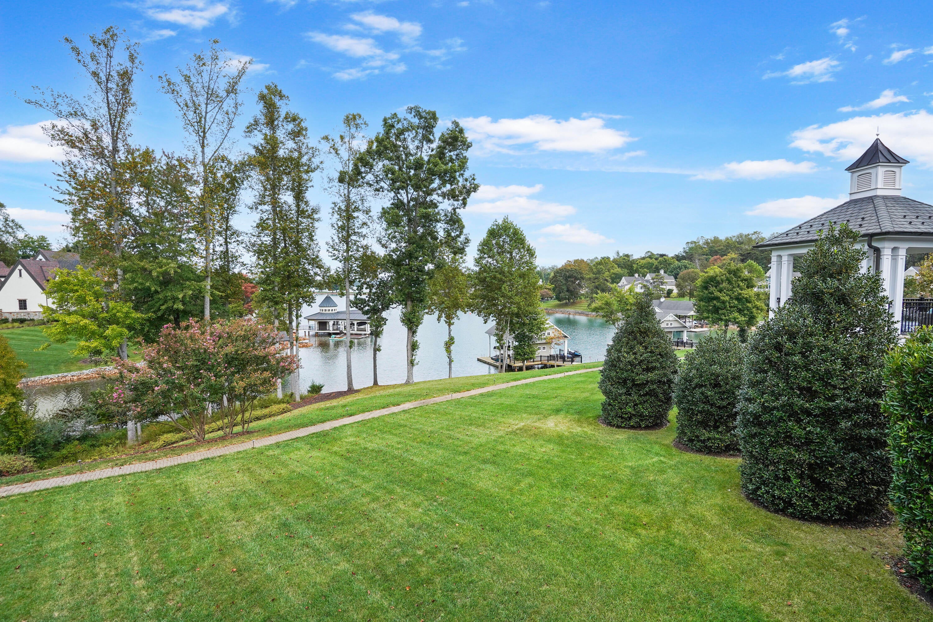 Penhook, Virginia, 24137, United States, 4 Bedrooms Bedrooms, ,5 BathroomsBathrooms,Residential,Active,1952443