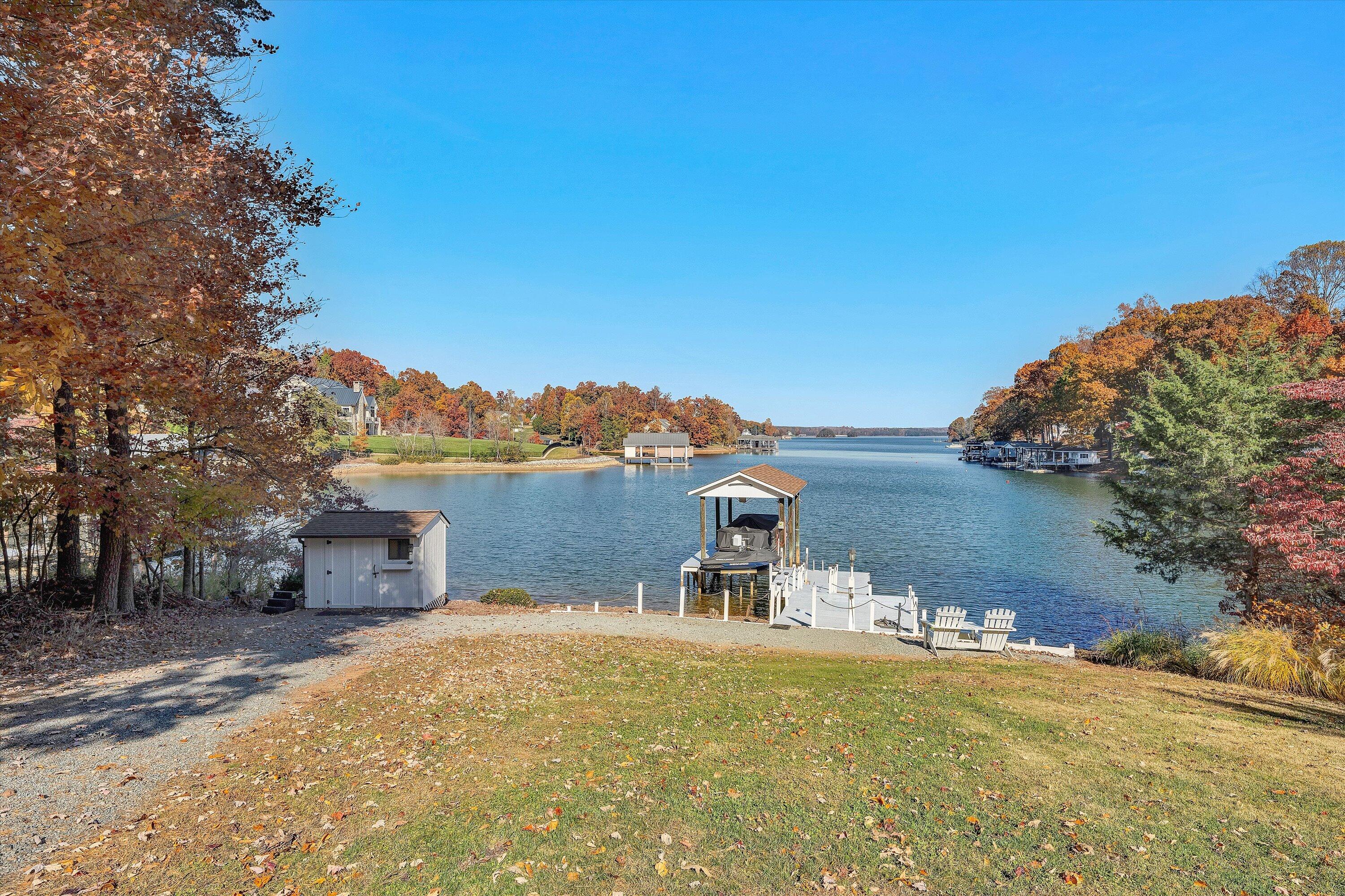 Moneta, Virginia, 24121, United States, 3 Bedrooms Bedrooms, ,3 BathroomsBathrooms,Residential,Active,1988476