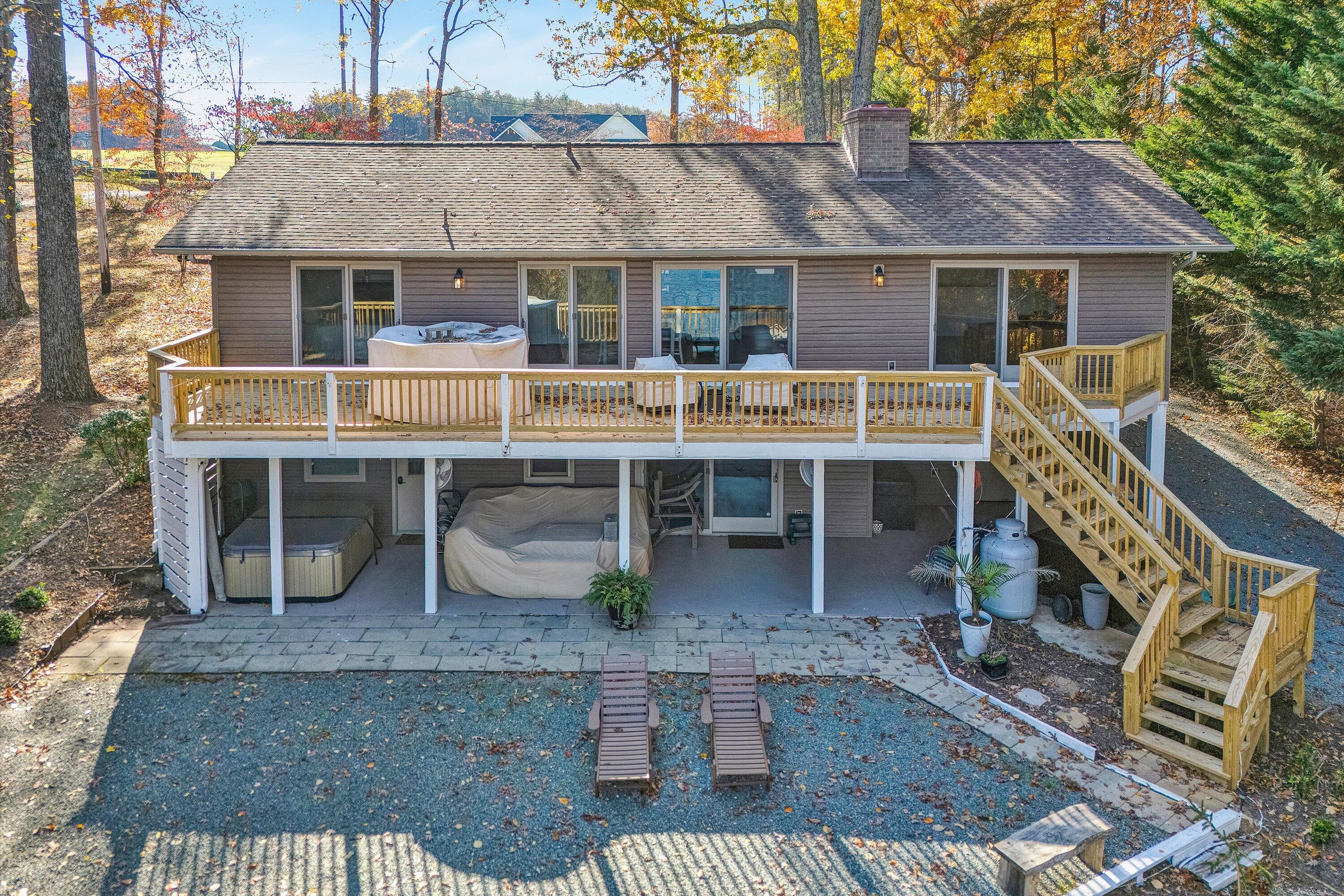 Moneta, Virginia, 24121, United States, 3 Bedrooms Bedrooms, ,3 BathroomsBathrooms,Residential,Active,1988476