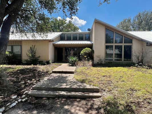 208 E LIVE OAK ST, ELDORADO, TX 76936 - Image 1