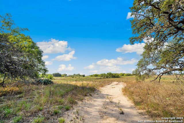 4401 HARDY RD, ELMENDORF, TX 78112, photo 1 of 18