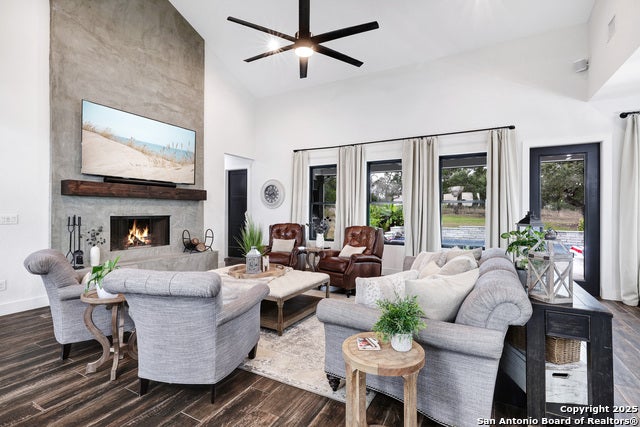New Braunfels, Texas, 78132, United States, 4 Bedrooms Bedrooms, ,4 BathroomsBathrooms,Residential,Active,1929660