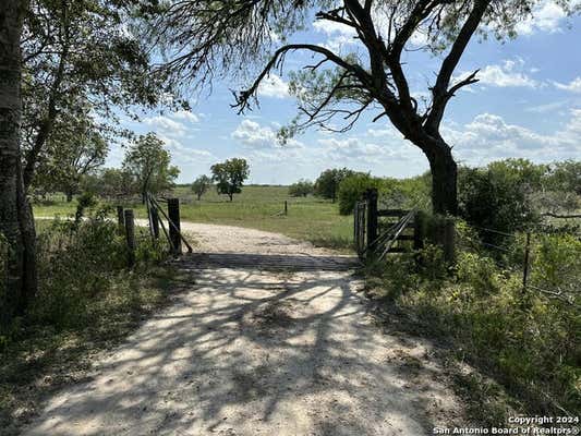 613 COUNTY ROAD 396, KENEDY, TX 78119 - Image 1