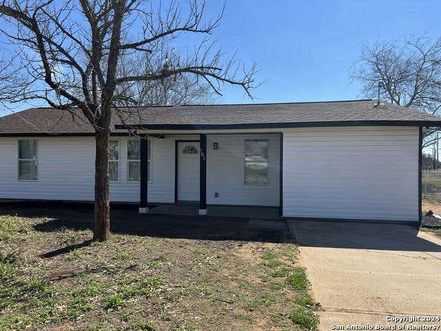 702 ORANGE ST, JOURDANTON, TX 78026, photo 1 of 27