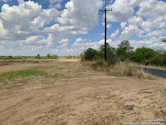 18453 BENTON CITY RD, VON ORMY, TX 78073, photo 5 of 18