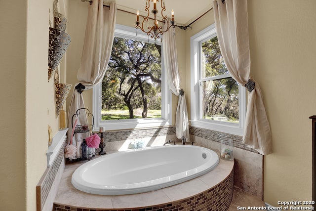 New Braunfels, Texas, 78132, United States, 6 Bedrooms Bedrooms, ,5 BathroomsBathrooms,Residential,Active,2008354