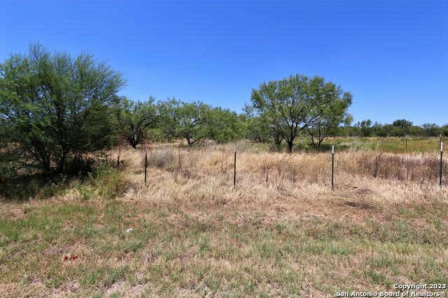 103 COUNTY ROAD 2638, DEVINE, TX 78016, photo 1 of 4