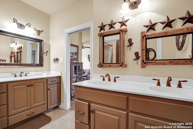 New Braunfels, Texas, 78132, United States, 6 Bedrooms Bedrooms, ,5 BathroomsBathrooms,Residential,Active,2008354