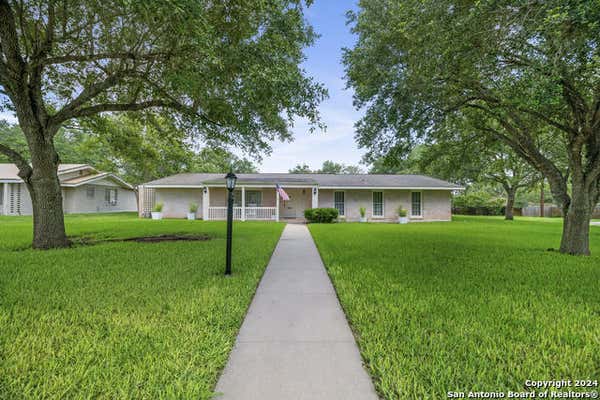 1211 E BOWIE ST, BEEVILLE, TX 78102 - Image 1