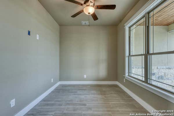 982 HORSESHOE FLS, BANDERA, TX 78003, photo 4 of 27