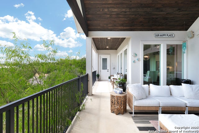 Helotes, Texas, 78023, United States, 3 Bedrooms Bedrooms, ,4 BathroomsBathrooms,Residential,Active,1961931