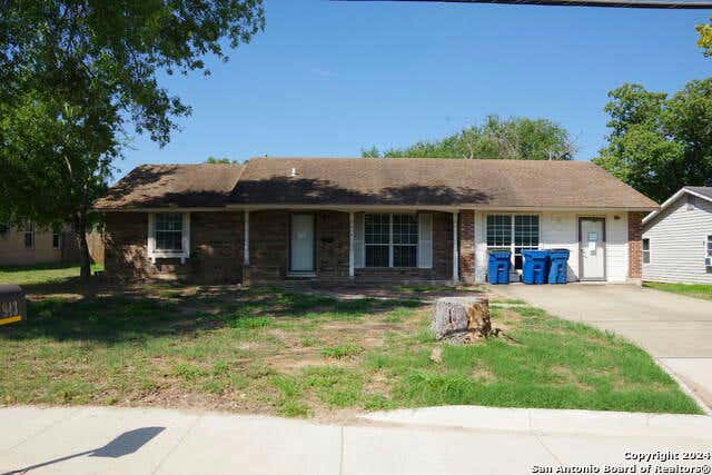 943 N BRYANT ST, PLEASANTON, TX 78064, photo 1 of 14