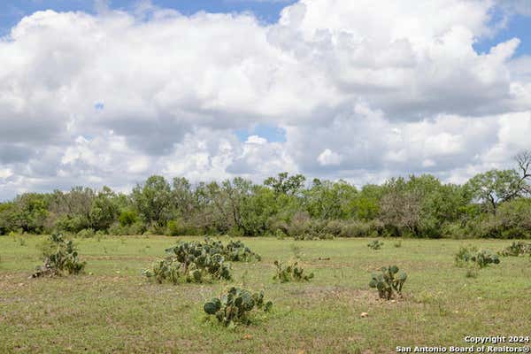 1 CR 651, DEVINE, TX 78016 - Image 1