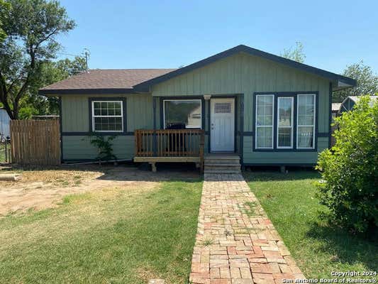 818 BRAZOS, PEARSALL, TX 78061 - Image 1