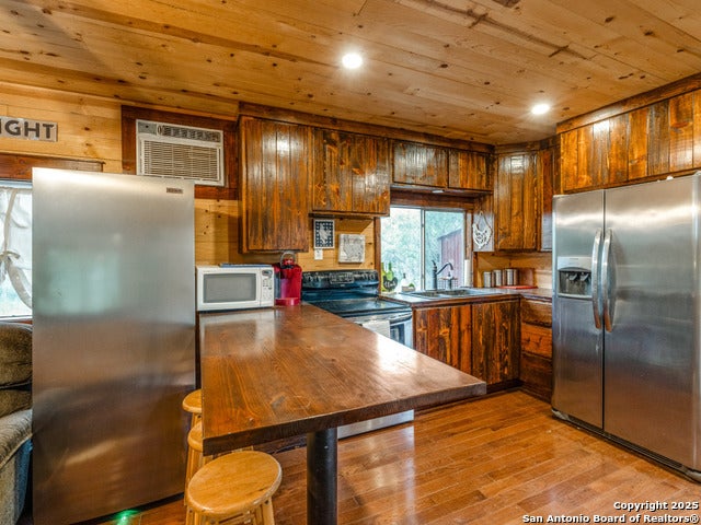 Pleasanton, Texas, 78064, United States, ,2 BathroomsBathrooms,Residential,Active,1892627