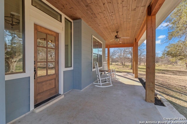 La Vernia, Texas, 78121, United States, 5 Bedrooms Bedrooms, ,3 BathroomsBathrooms,Residential,Active,1936140
