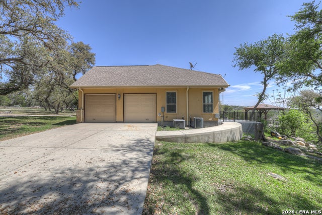 New Braunfels, Texas, 78132, United States, 6 Bedrooms Bedrooms, ,5 BathroomsBathrooms,Residential,Active,2008354