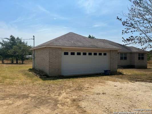 1130 COUNTY ROAD 124, FLORESVILLE, TX 78114, photo 3 of 4