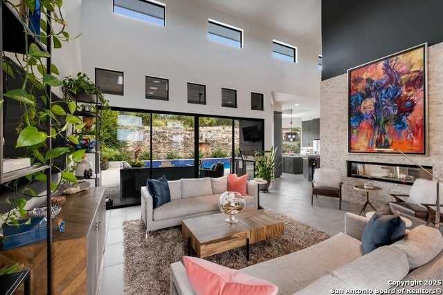 San Antonio, Texas, 78255, United States, 3 Bedrooms Bedrooms, ,3 BathroomsBathrooms,Residential,Active,1998600