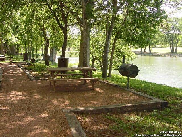 00 ELM VALLEY C ELM Vly CT  