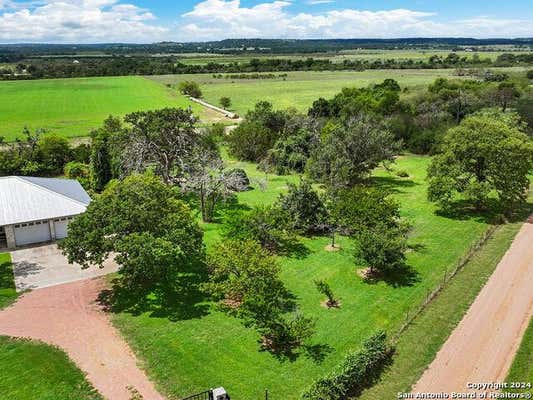 359 MOELLERING RD, FREDERICKSBURG, TX 78624, photo 2 of 50