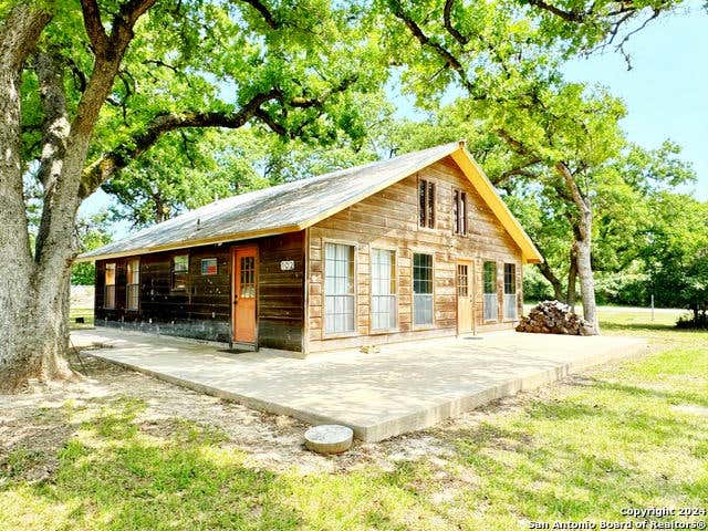 102 MCLENDON, SOMERVILLE, TX 77879, photo 1 of 36