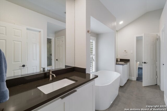 San Antonio, Texas, 78248, United States, 4 Bedrooms Bedrooms, ,4 BathroomsBathrooms,Residential,Active,1972184