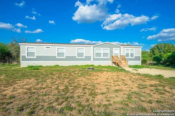 520 COUNTY ROAD 6752, DEVINE, TX 78016 - Image 1