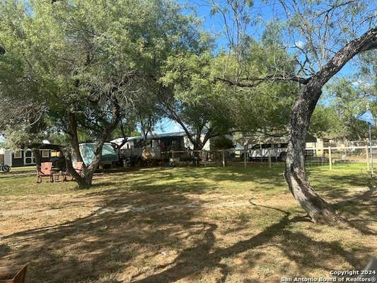 507 MULBERRY ST, JOURDANTON, TX 78026 - Image 1