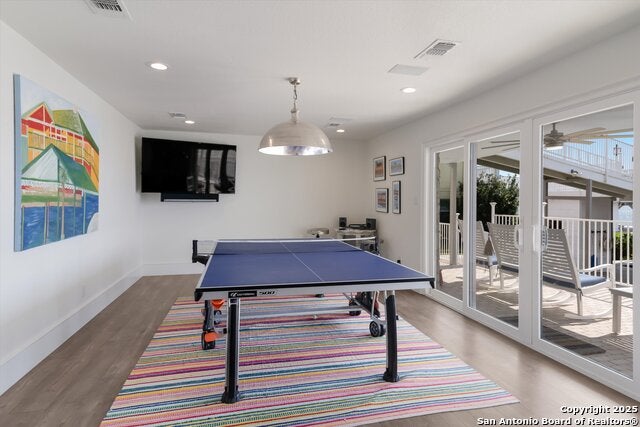 Kingsland, Texas, 78639, United States, 7 Bedrooms Bedrooms, ,6 BathroomsBathrooms,Residential,Active,1946441