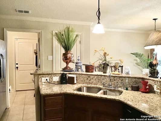 6127 ROYAL RDG, SAN ANTONIO, TX 78239, photo 5 of 32