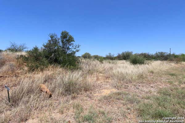 109 COUNTY ROAD 2638, DEVINE, TX 78016, photo 4 of 5