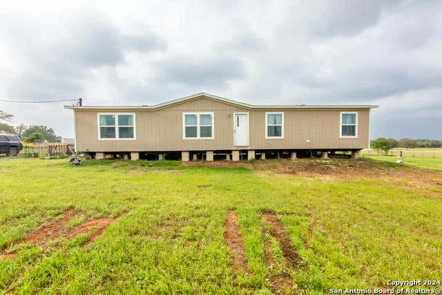 5353 COUNTY ROAD 401, FLORESVILLE, TX 78114, photo 1 of 17