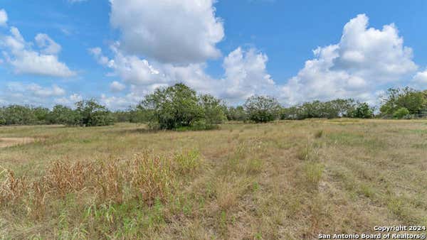 1000 E 4TH ST, NIXON, TX 78140, photo 5 of 33